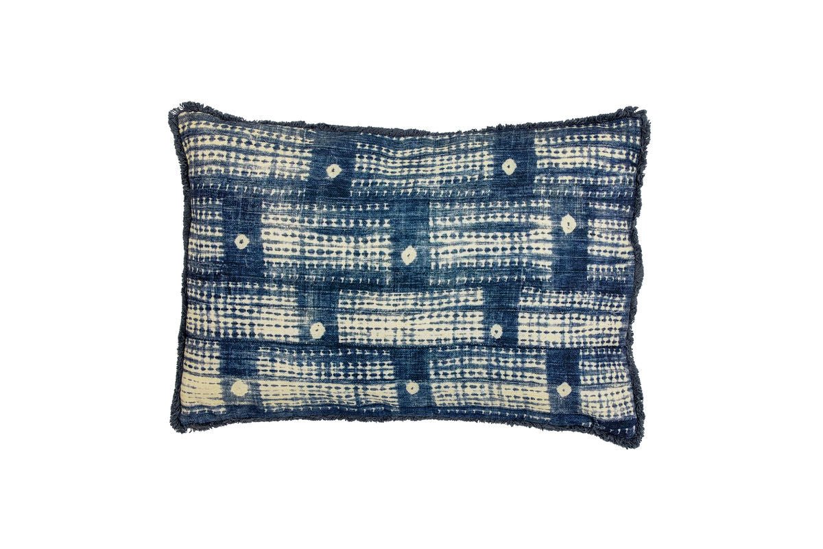 Zierkissen Elwin – Baumwollkissen in Blau mit Print & Fransen