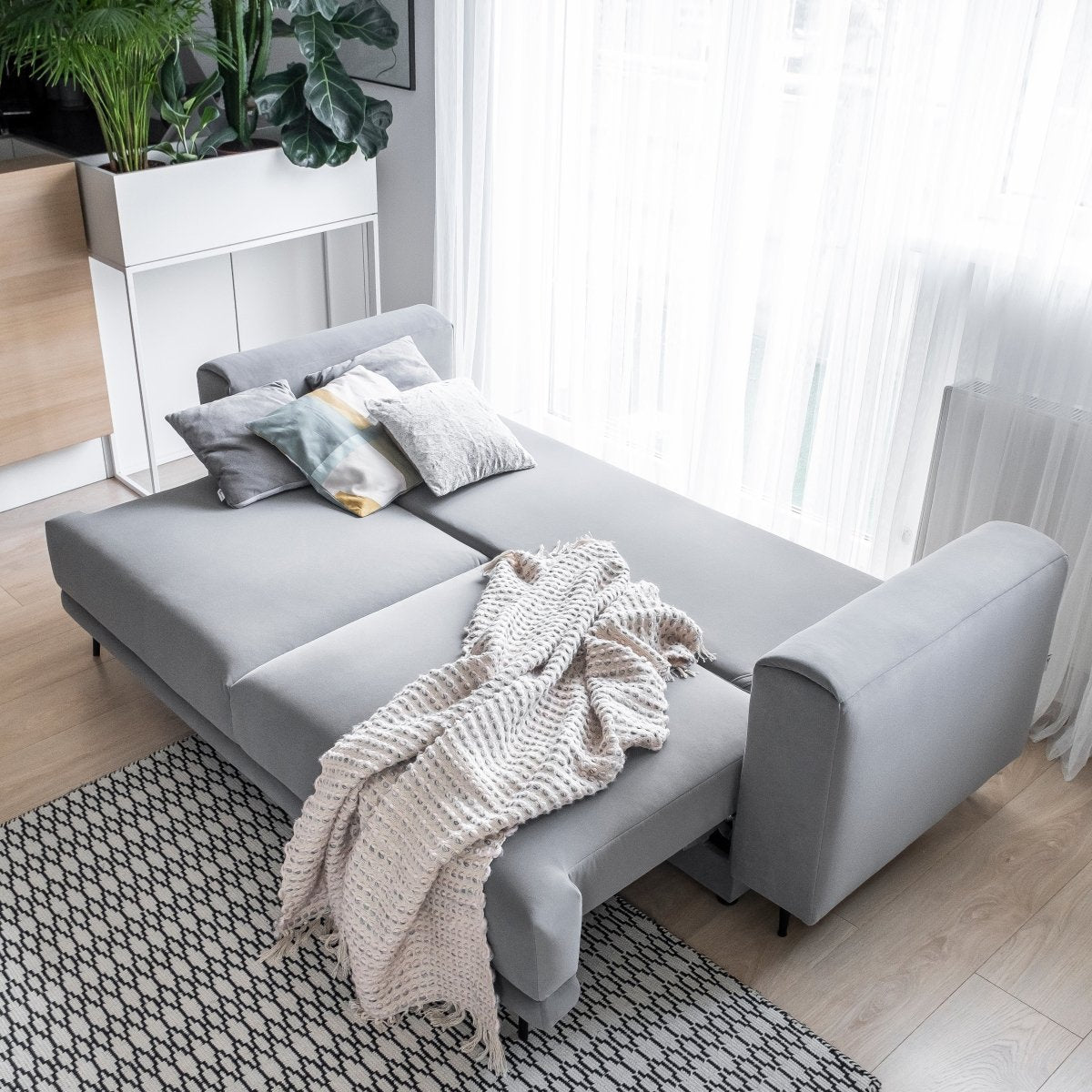 Designer 3er Sofa Diana mit Schlaffunktion und Stauraum - Luxusbetten24
